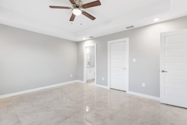 Building Photo - 4 Augusta Dr