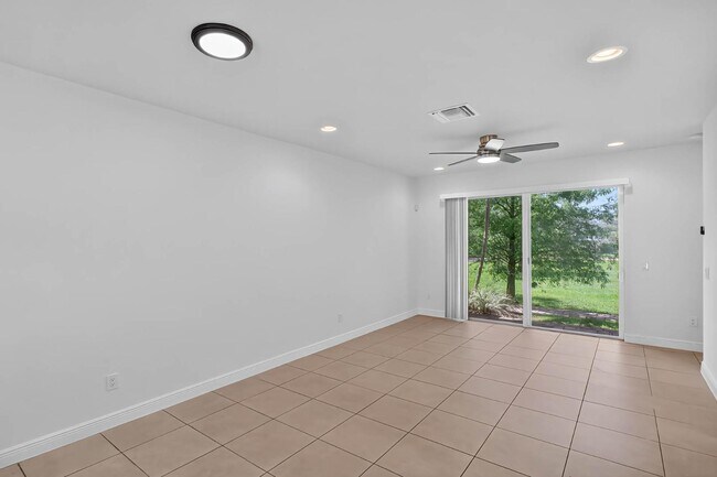 Building Photo - 7651 NW 88 Terrace