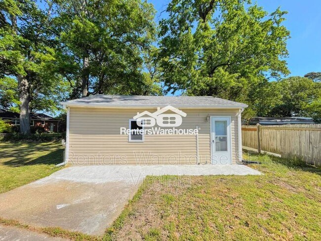 Building Photo - 712 Woodstock Rd