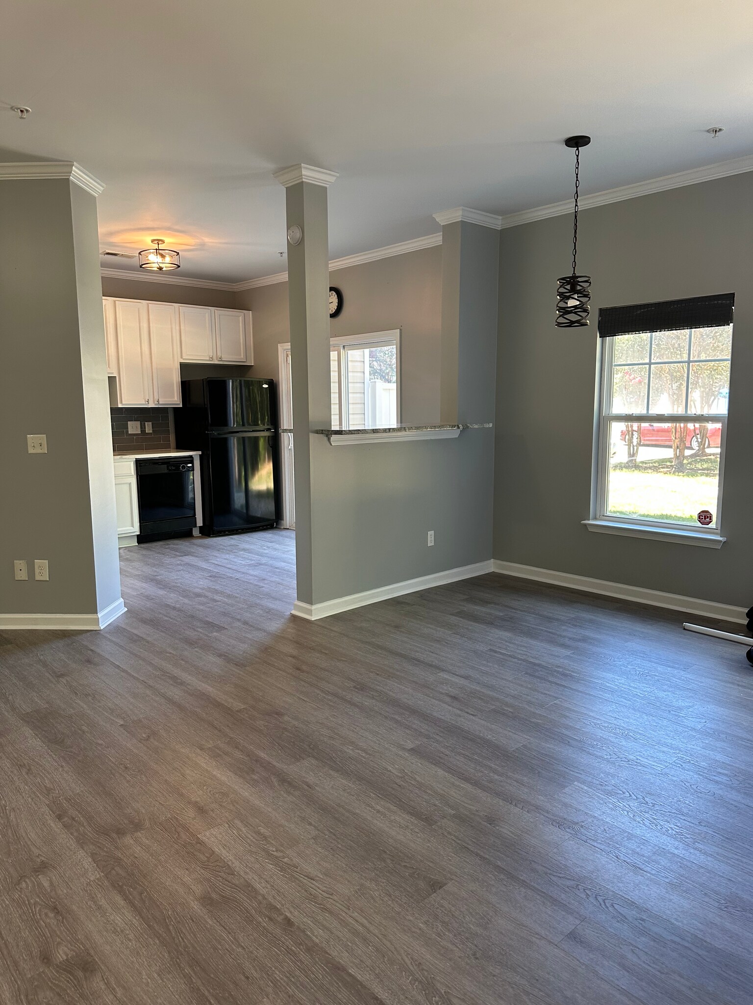 Building Photo - 2230 Valley Edge Dr