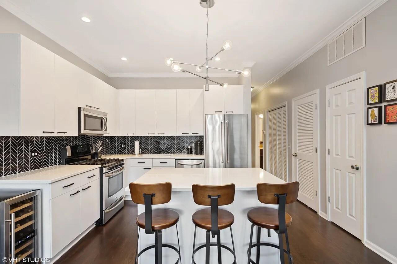 Building Photo - 2117 W Rice St