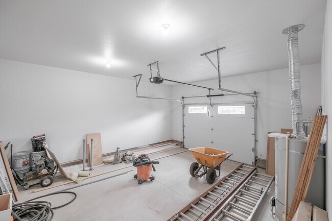 Building Photo - 2441-2443 Roll Tide Ct