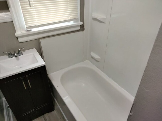 Building Photo - 391-393 Flower City Park