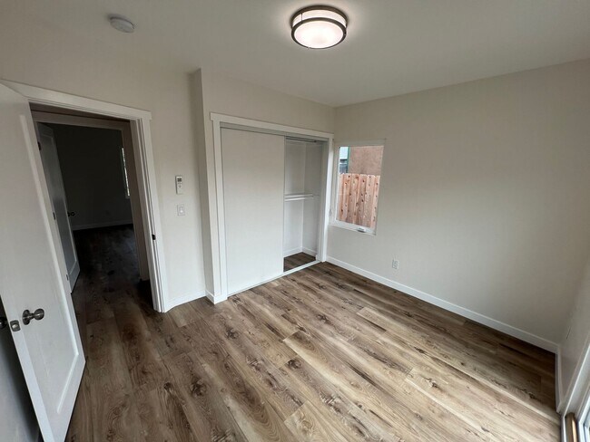 Building Photo - West 10th Escondido Triplex