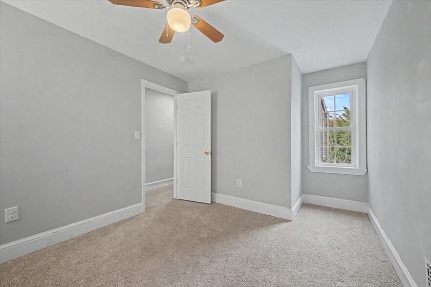 Building Photo - 203 N DuPont St