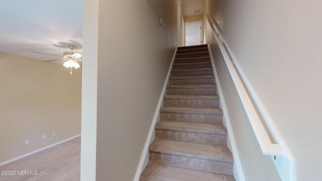 Building Photo - 1009 S Bank Way