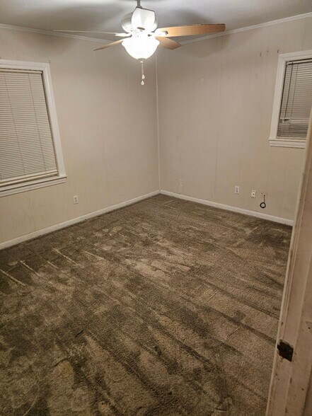 Building Photo - 3736 Cumberland Dr