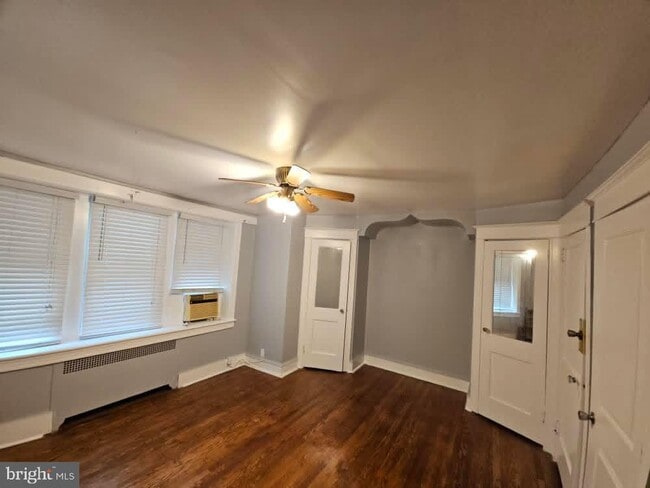 Building Photo - 5736 Woodcrest Ave