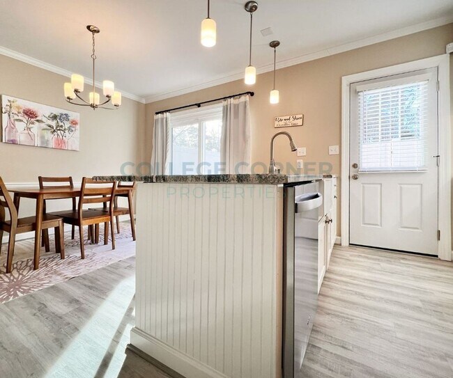 Building Photo - 330 Hanover Arms Ct