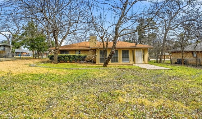 Building Photo - 207 Evelyn St