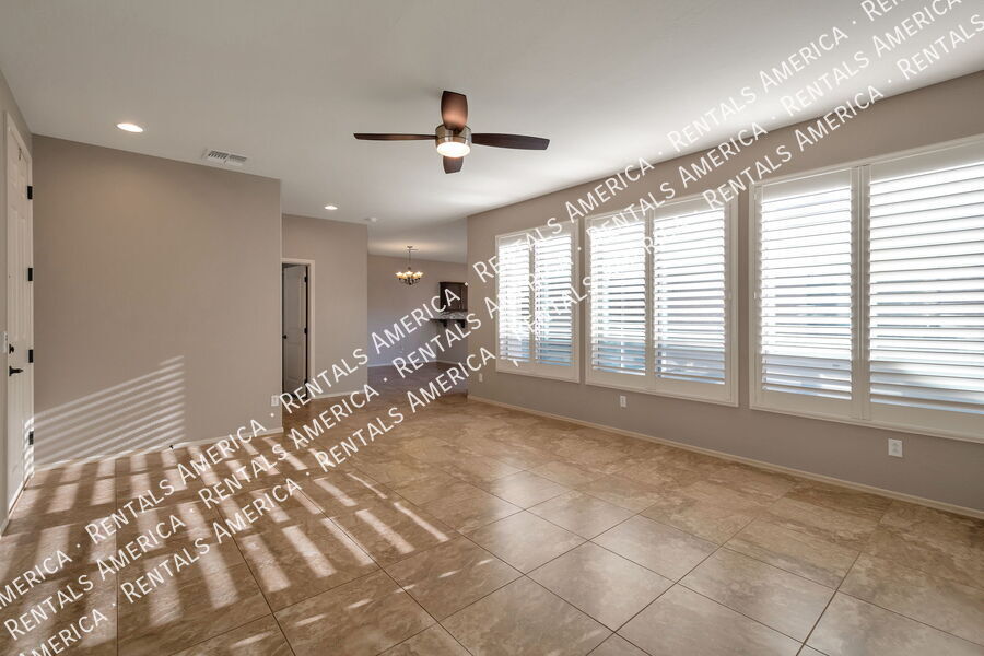 Building Photo - 3863 S Verbena Ave