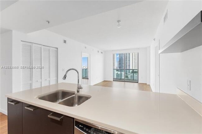 Building Photo - 333 NE 24th St