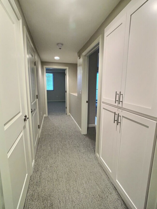 Building Photo - Huge 2 Bedroom/2 Bath Condo at Park Townsend in Downtown San Jose