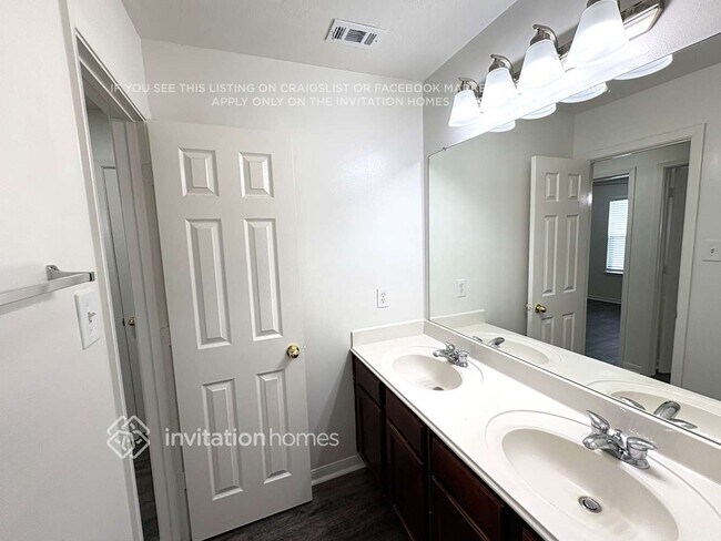 Building Photo - 6527 Gorton Dr