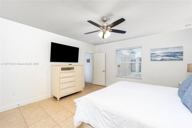 Building Photo - 3158 SW Centamino St