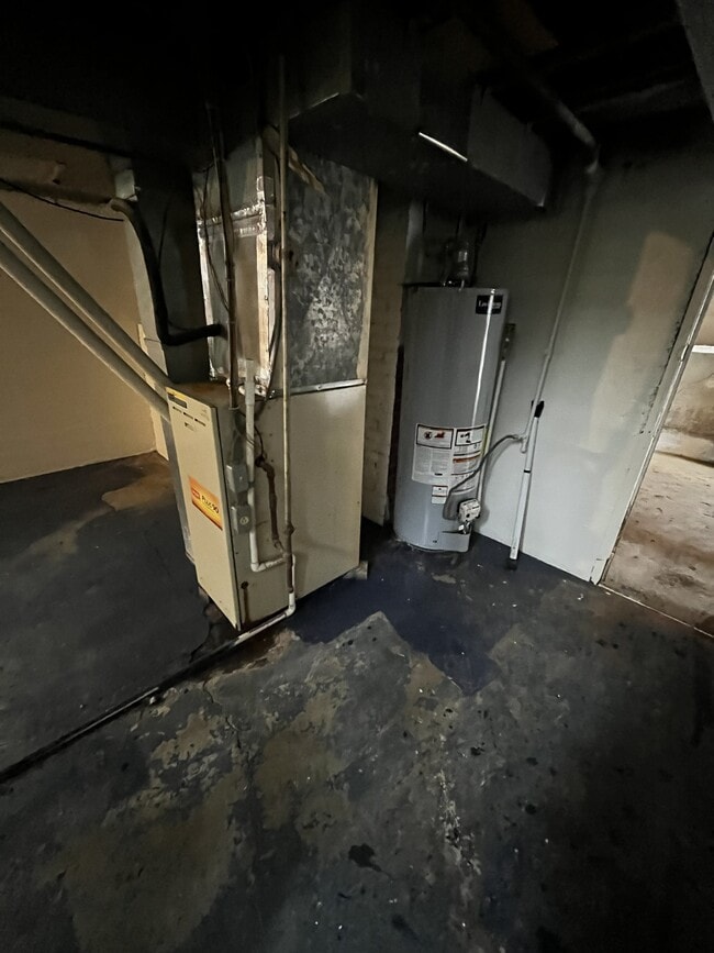 Building Photo - 7351 Clovernook Ave