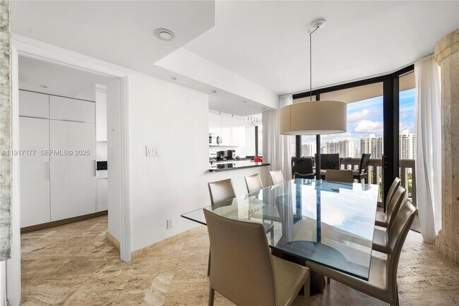 Building Photo - 1000 W Island Blvd