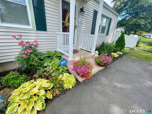 Building Photo - 177 Montowese Ave