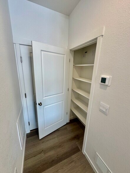 Building Photo - 4698 Combine Ln