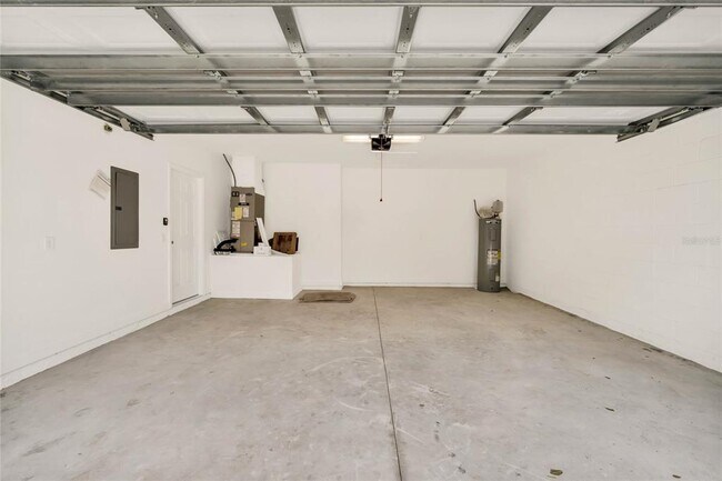 Building Photo - 1308 BOND