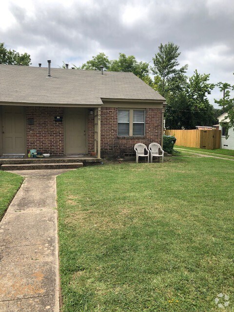 Building Photo - 1 BEDROOM DUPLEX BY TWU