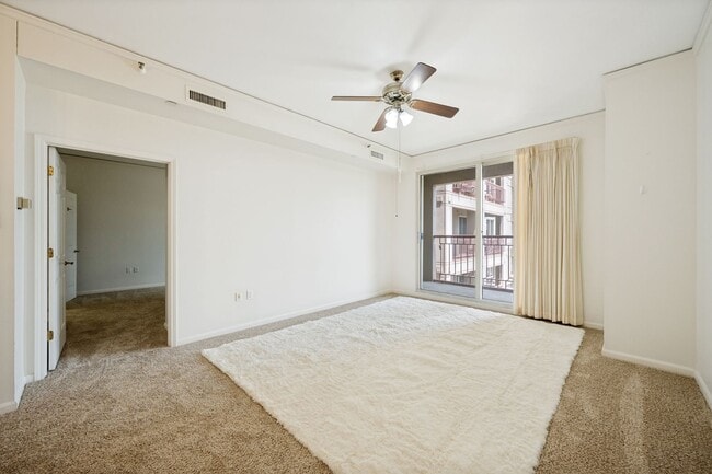 Building Photo - Two Bedroom Condo in Senior Living