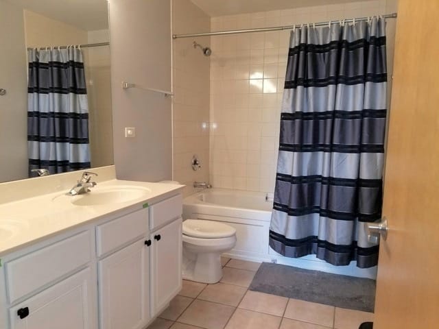 Building Photo - 3944 N Claremont Ave