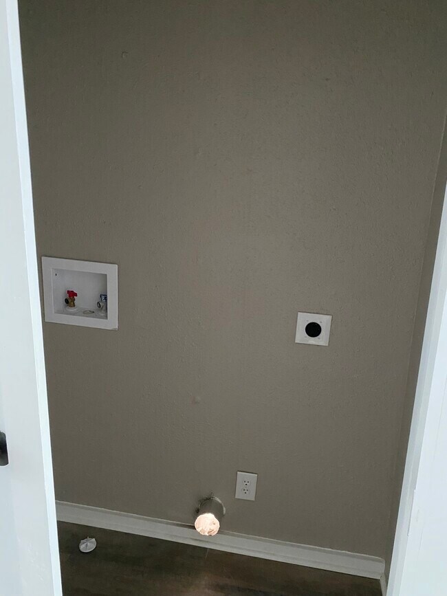 Building Photo - 951 FM 222