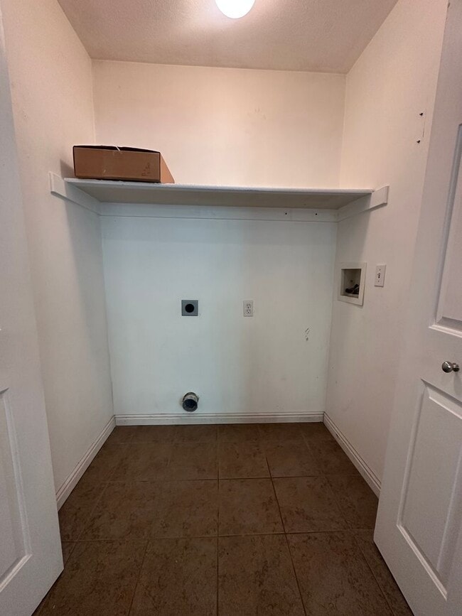 Building Photo - 3 Bed 1 Bath home in heart of Provo!