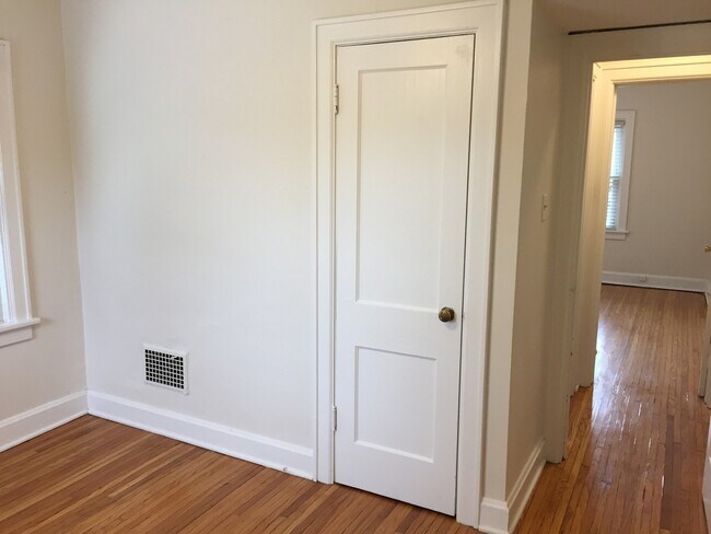 Building Photo - 1356 Dennison Ave