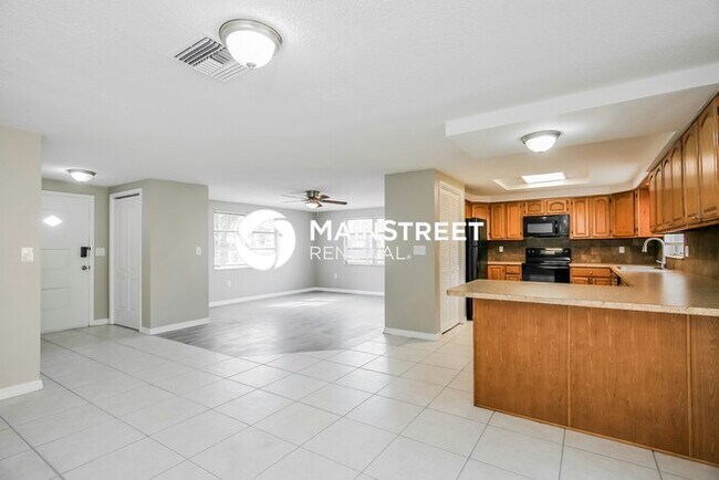 Building Photo - 7021 Moravian Dr