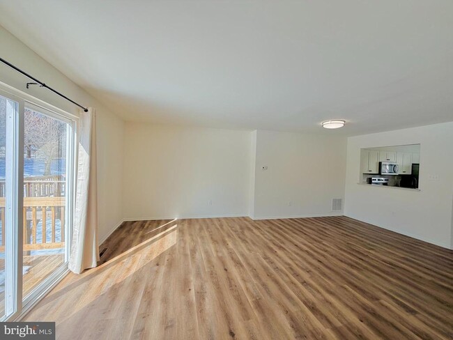 Building Photo - 6160 Majors Ln