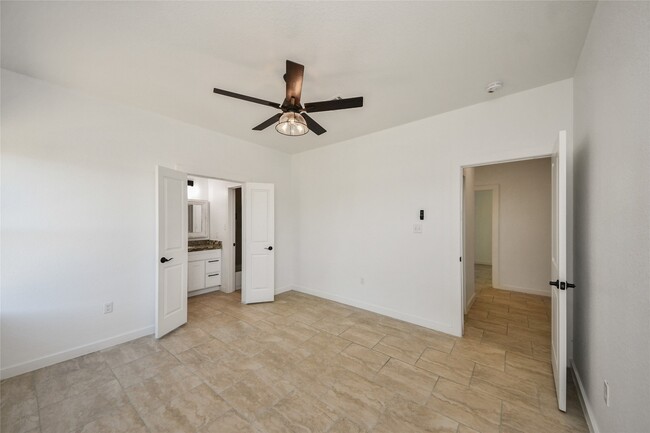 Building Photo - 450 Rd 5512