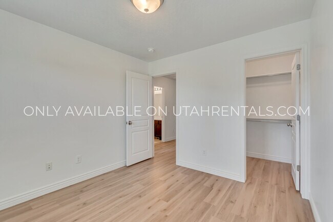 Building Photo - 142 W 3360 N
