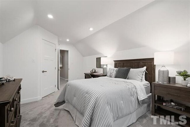 Building Photo - Townhome with Fenced Yard & 2 Car Garage!!