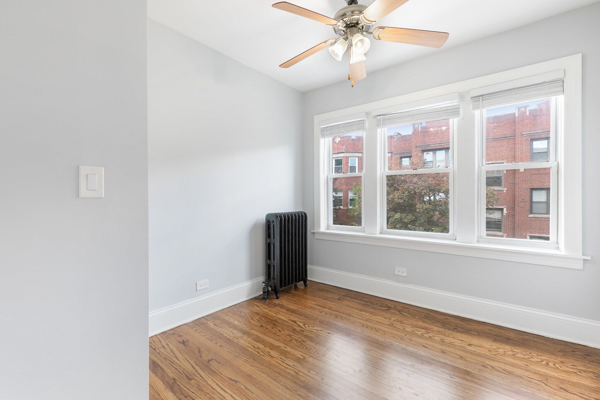 Building Photo - 1611 W Juneway Ter