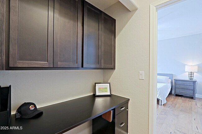 Building Photo - 6939 E Bramble Berry Ln