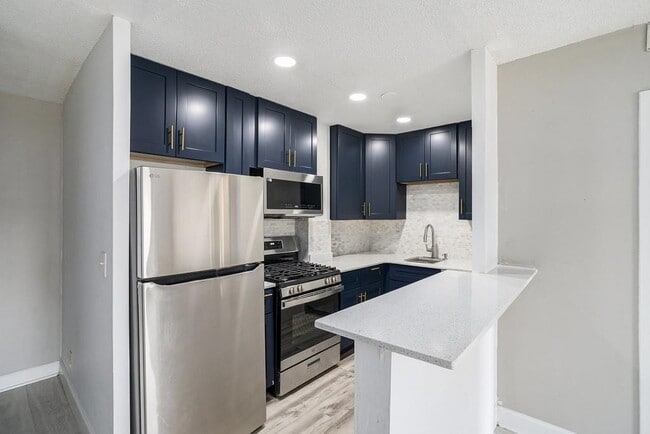 Primary Photo - 2285 Peachtree Rd NE