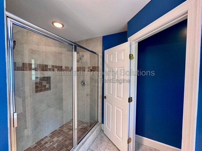 Building Photo - 23 Creekstone Ln