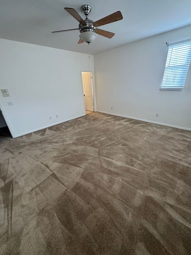 Building Photo - 6 bedroom 4.5 baths in Corona CA