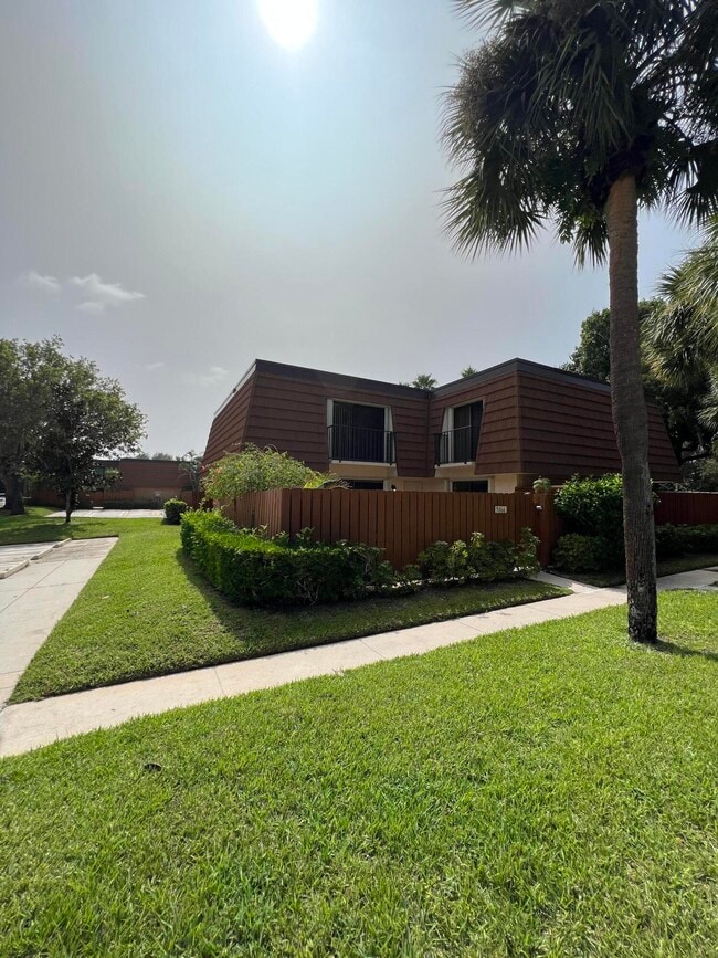 Building Photo - 3066 30th Ct