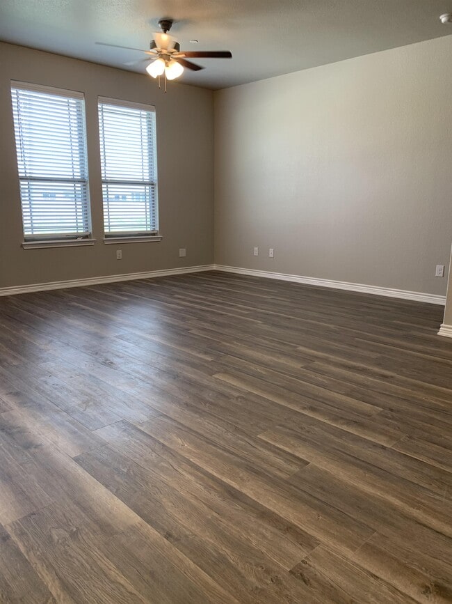 Building Photo - 7611 Stonehollow