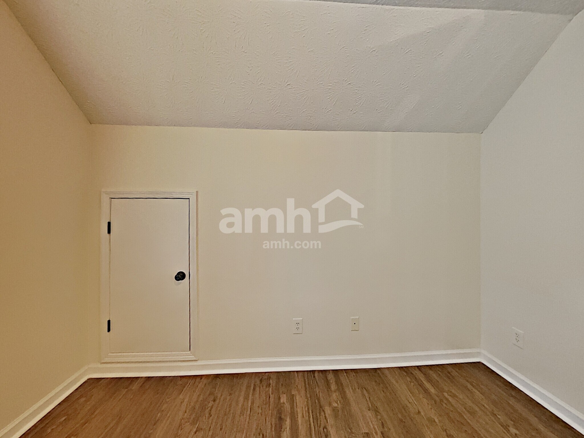 Building Photo - 2017 Providence Walk