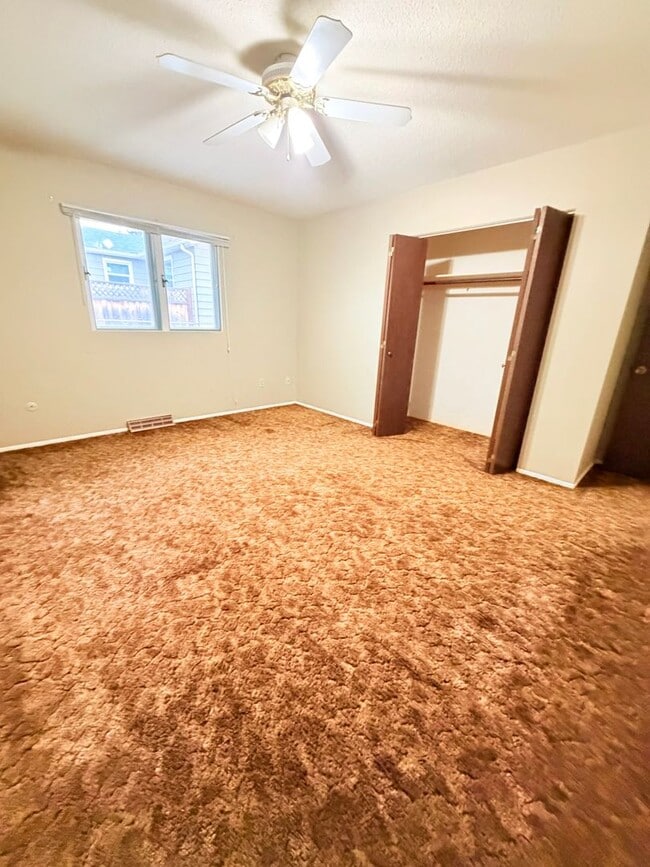 Building Photo - Side by side Duplex