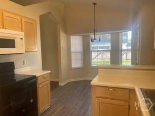 Building Photo - 484 Falcon Dr