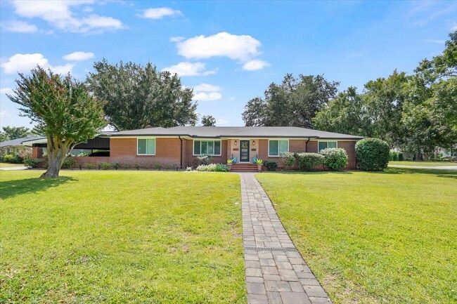 Building Photo - 4804 River Basin Dr S
