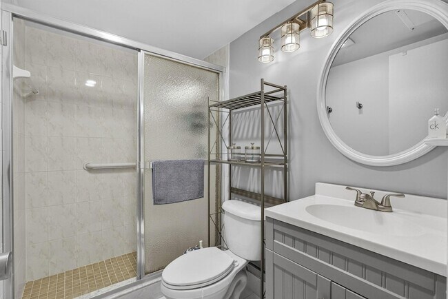 Building Photo - 155 Windsor G