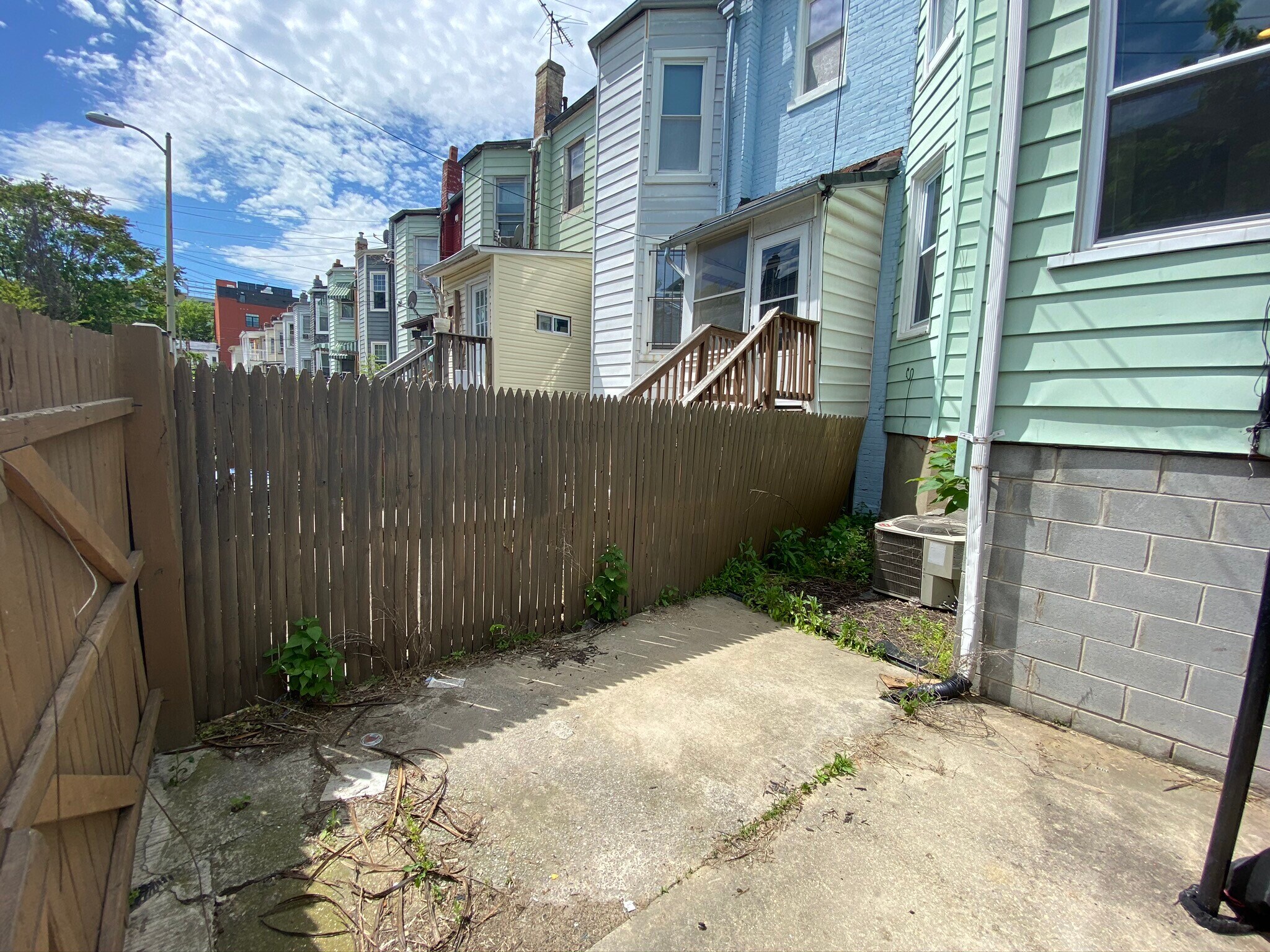 Parking/yard area - 616 Lamont St NW