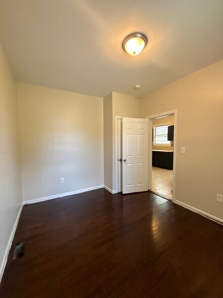 Unit 1 - 655 S 19th St