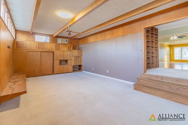 Building Photo - Amazing Home Near City Park and Campus!